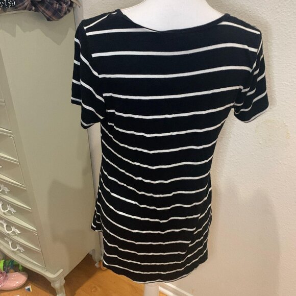 LuLaRoe Classic T Womens Black & White Striped Short Sleeve Top Size S - Picture 4 of 7